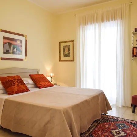 Iside House Apartment *