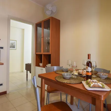 Apartment Iside House *